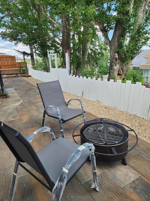 Centerstreet-Cozy 2Bedroomsuite Calgary Exterior photo