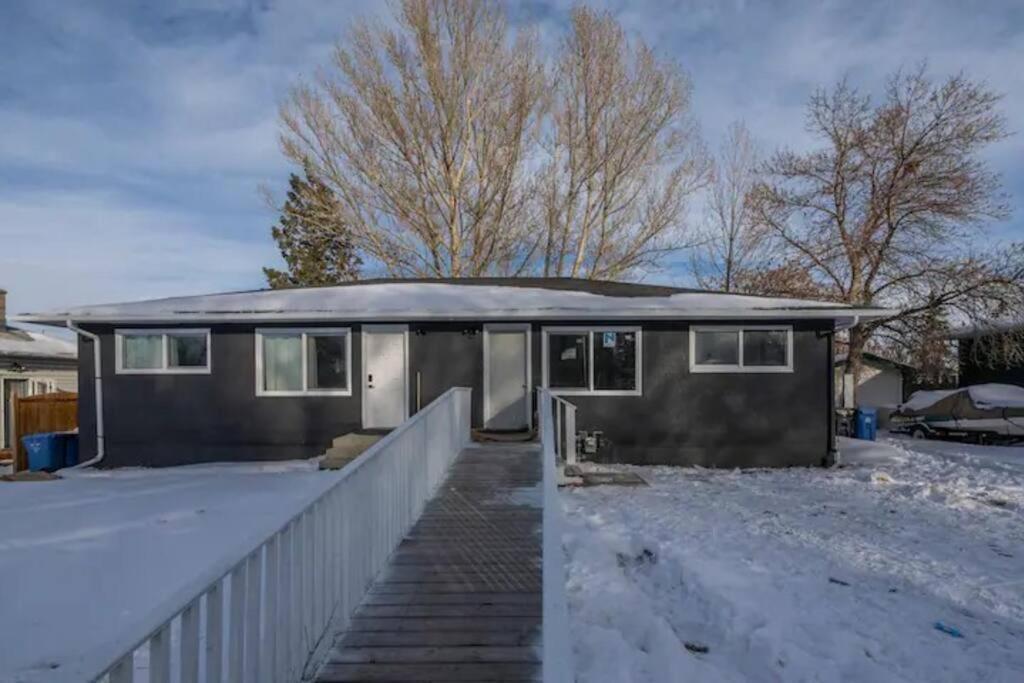 Centerstreet-Cozy 2Bedroomsuite Calgary Exterior photo